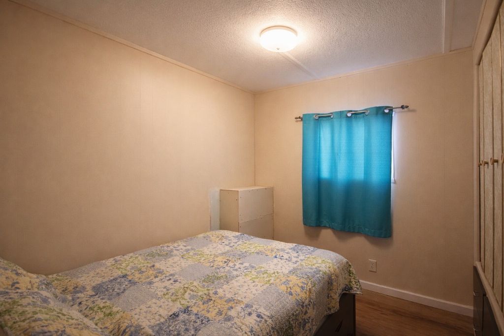 listing image 16519653019497293634