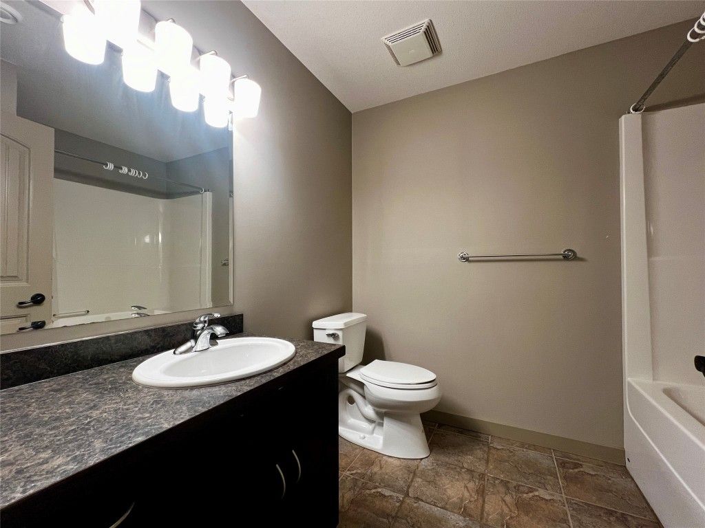 listing image 16515846833876613257