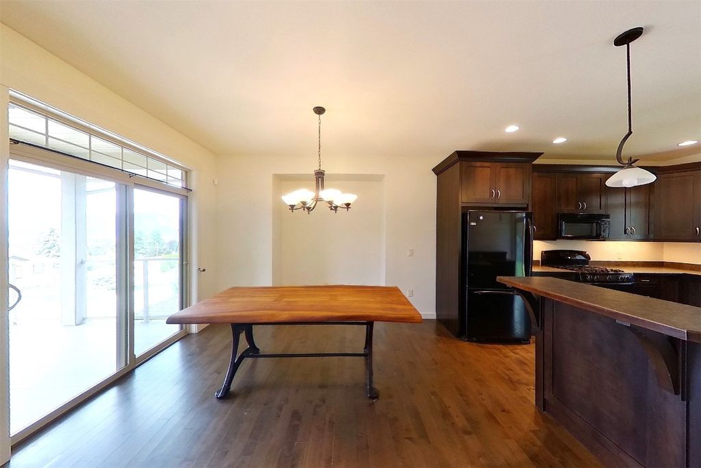 listing image 16511680877437032719