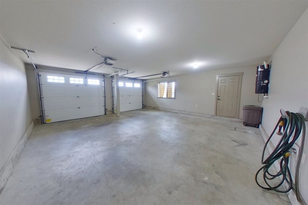 listing image 16513517979067531872