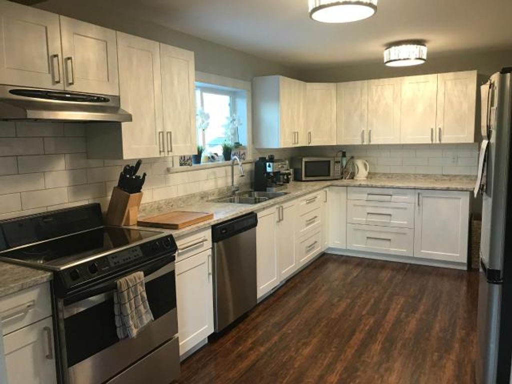 listing image 16516657772198264816