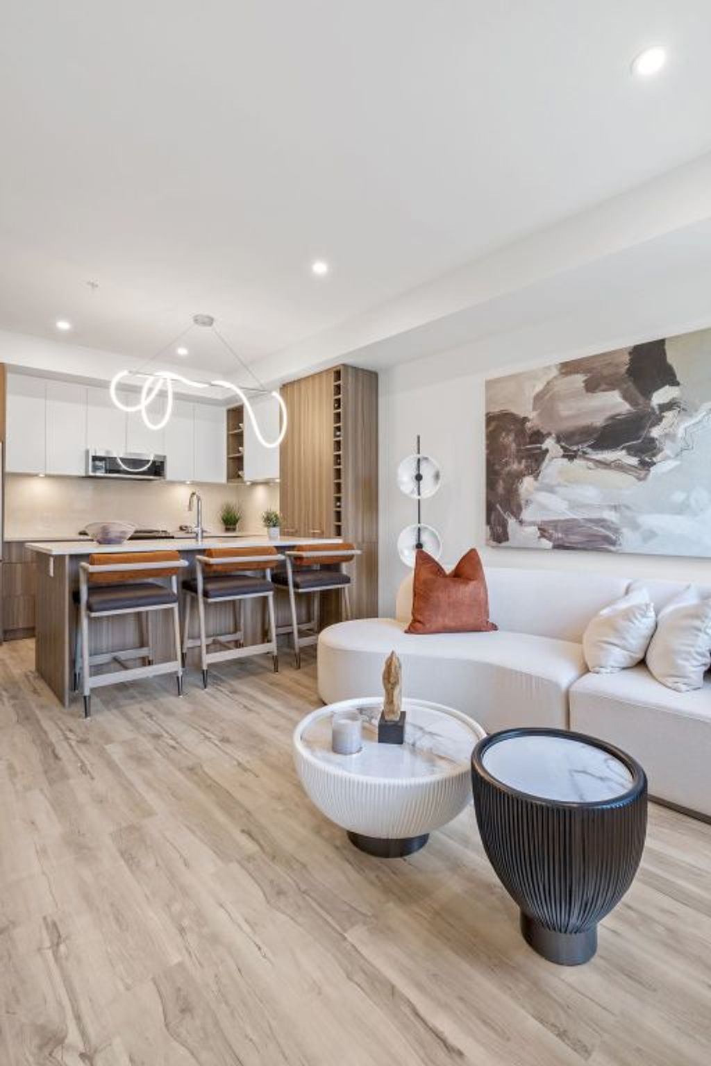 listing image 16510160411761547985