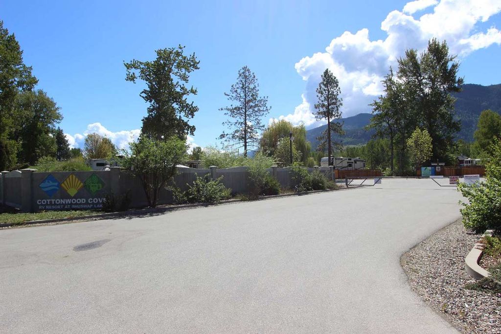 listing image 16514921602689625218