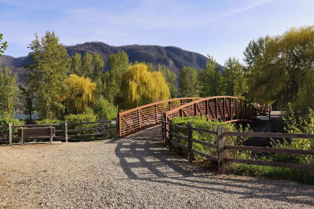 listing image 16514255507890629003