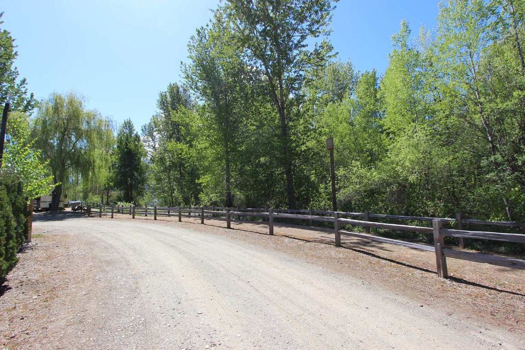 listing image 16514752900798125887