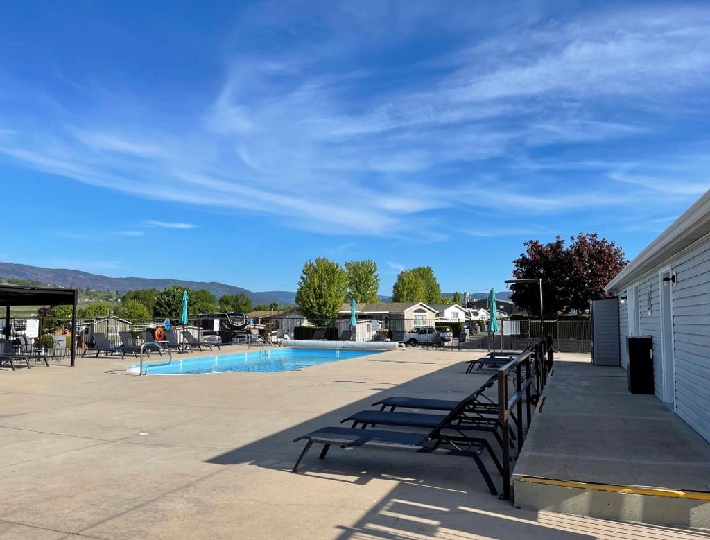 listing image 16516628120667782713