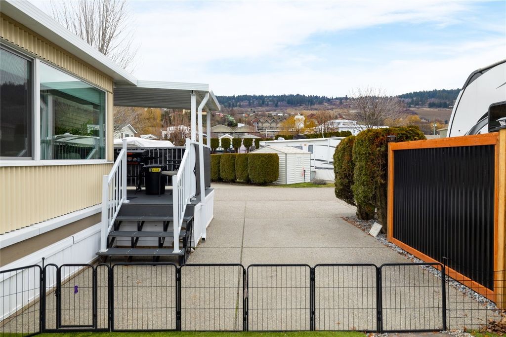 listing image 16513558219942940435