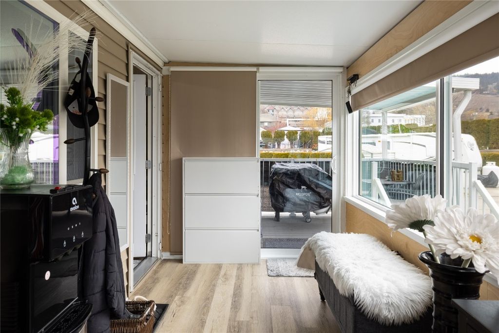 listing image 16515326034998335321