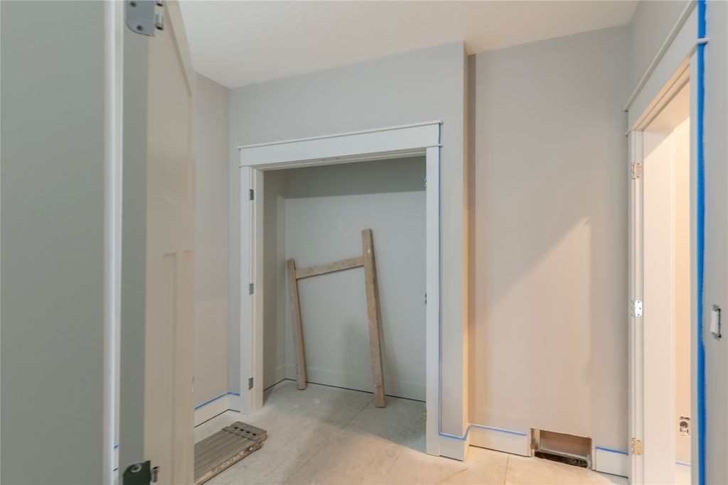 listing image 16510792333699754565