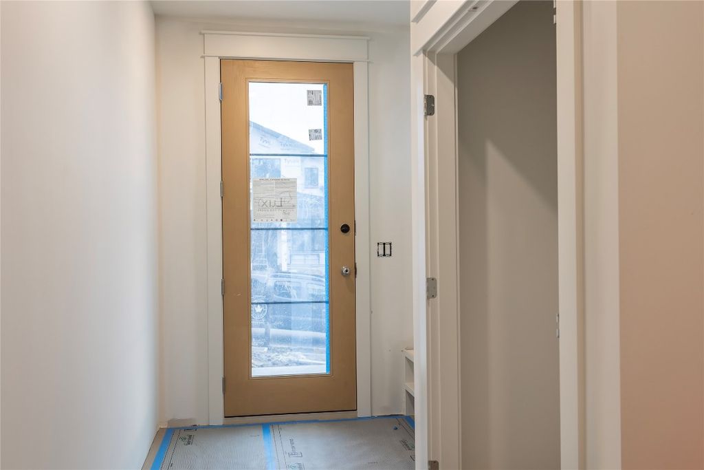 listing image 16514779603335453059