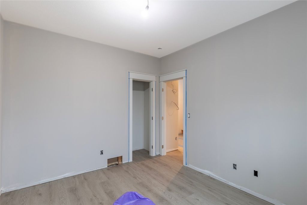 listing image 16518351631672580897