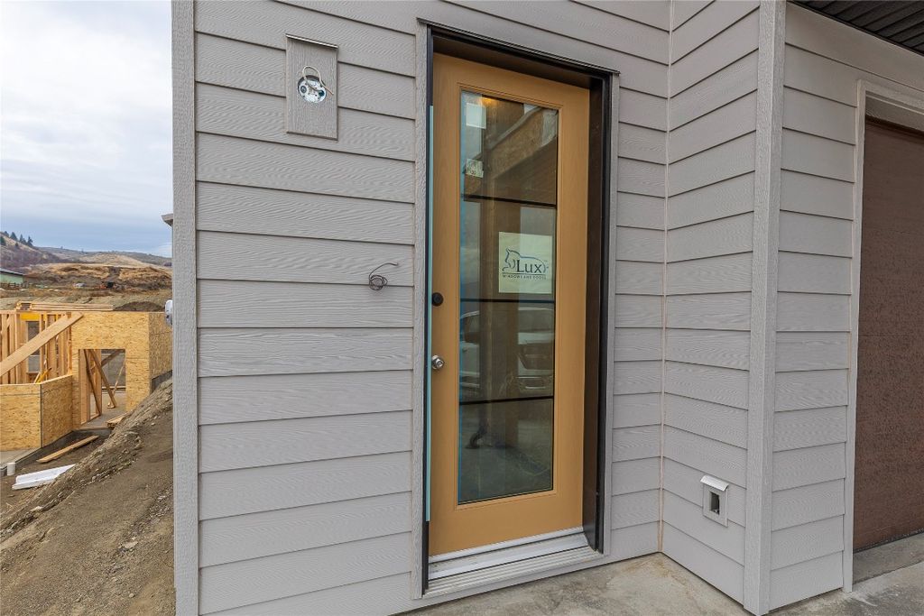 listing image 16517769705573541632