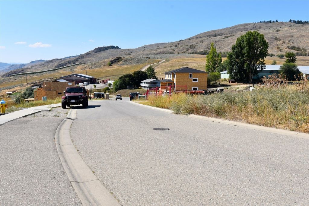 listing image 16517725592924858089