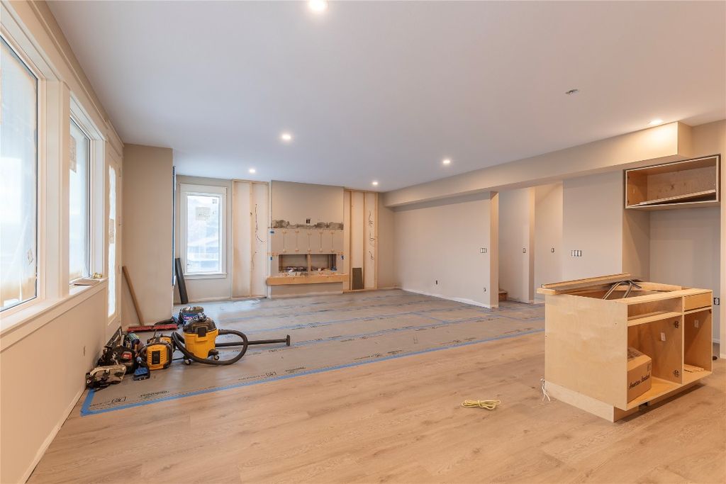 listing image 16514260274828166535