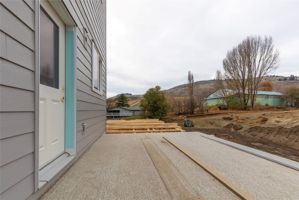 listing image 16512893742432440381