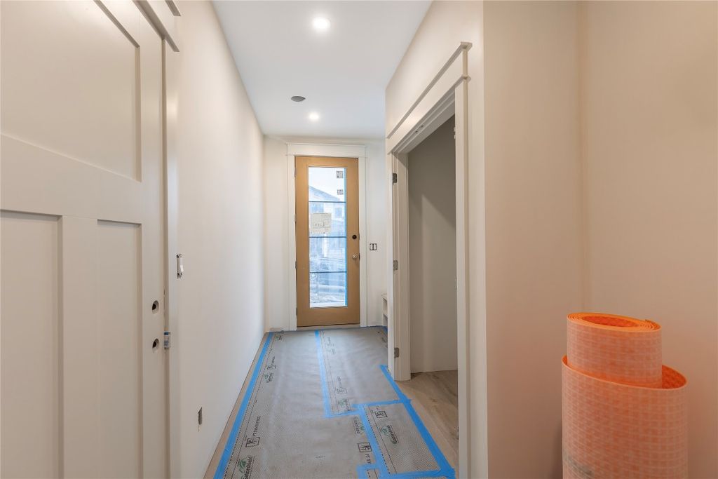 listing image 16519089759959638906