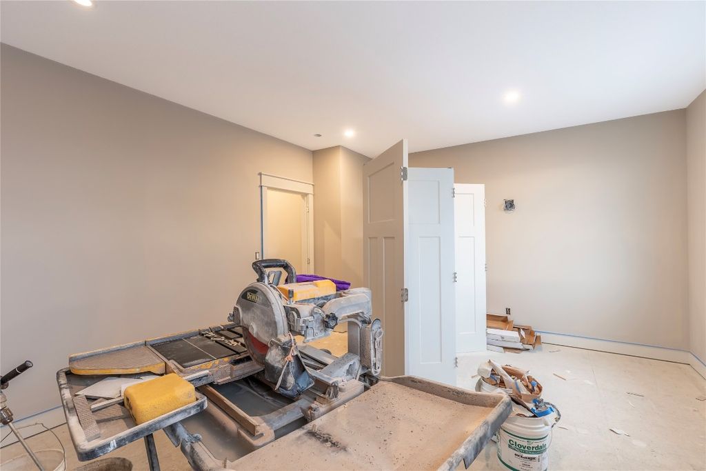 listing image 16517909501704043127