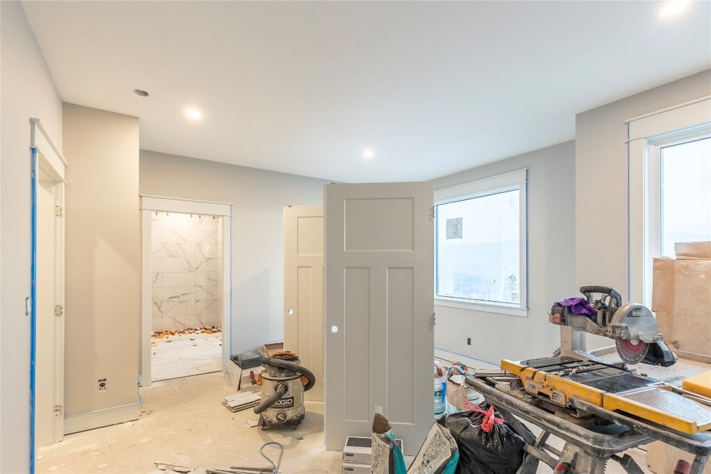 listing image 16515448435256891411