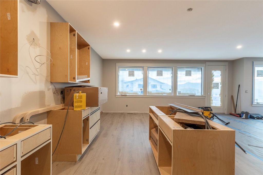 listing image 16513121090865956556