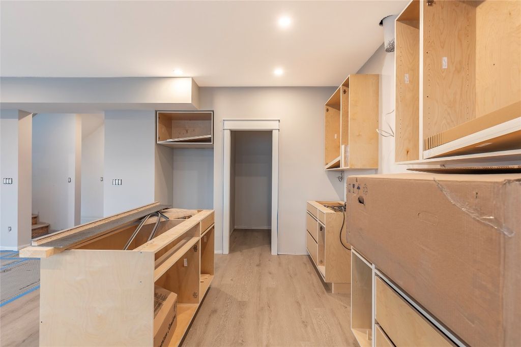 listing image 16518727190075438377