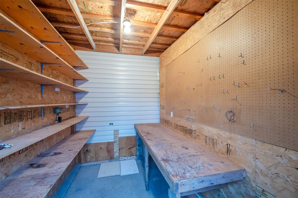 listing image 16510817379423940302