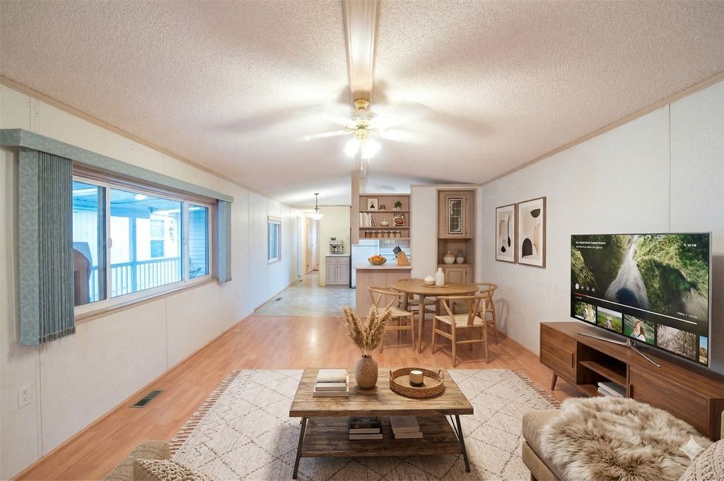 listing image 16514648070782410103