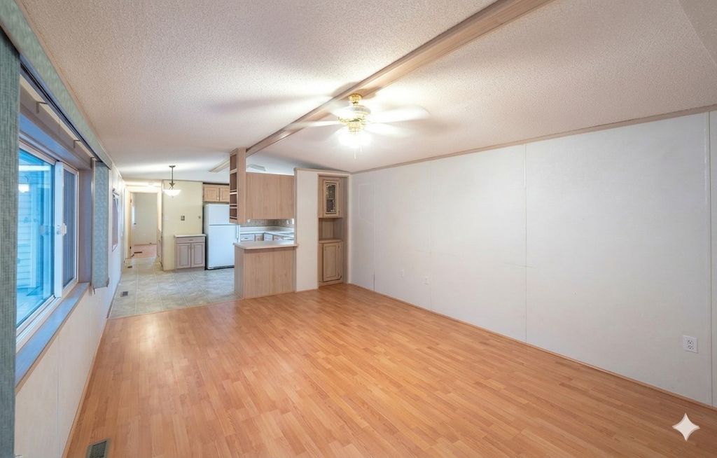 listing image 16517120956256153320