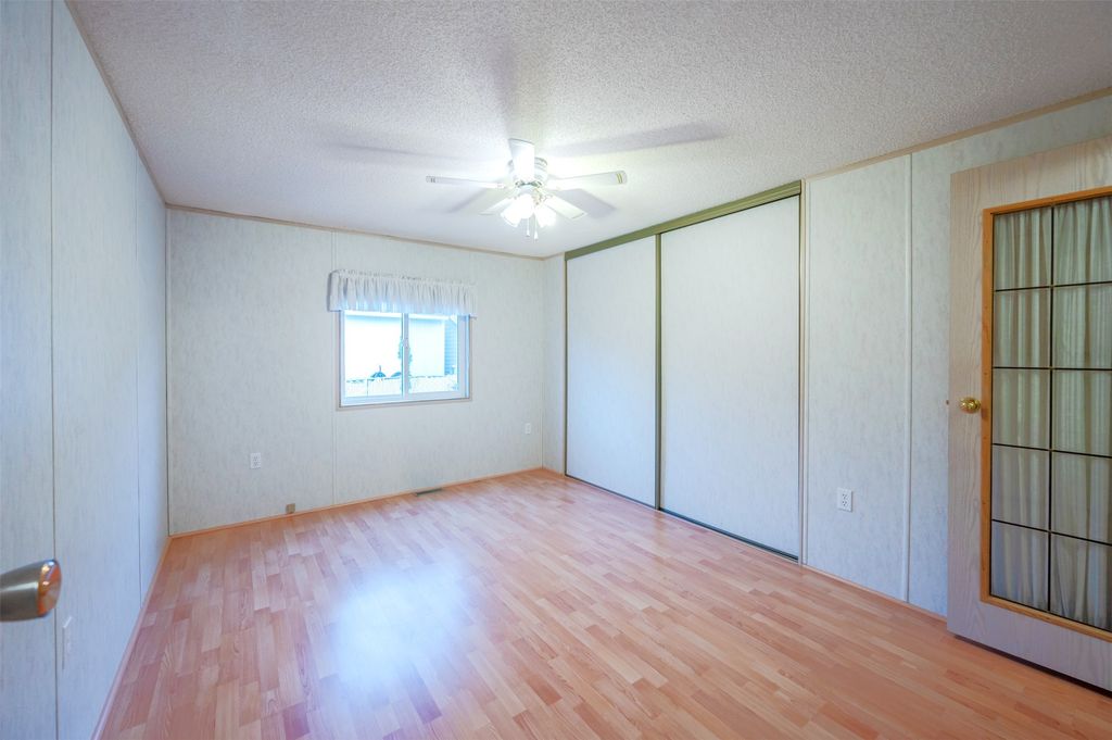 listing image 16511013644460002395