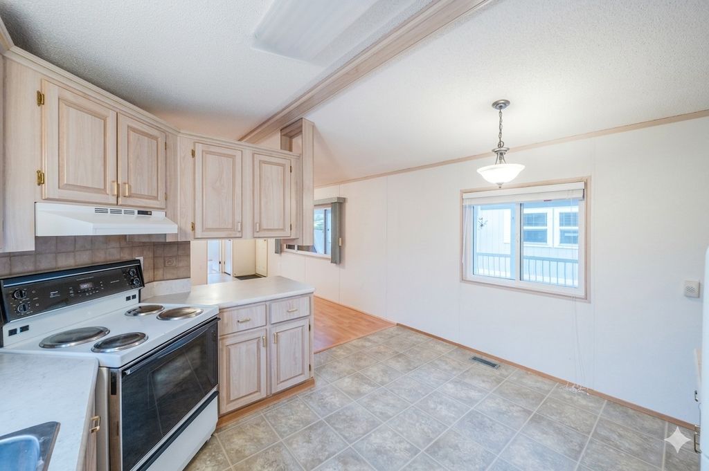 listing image 16514535609341230302