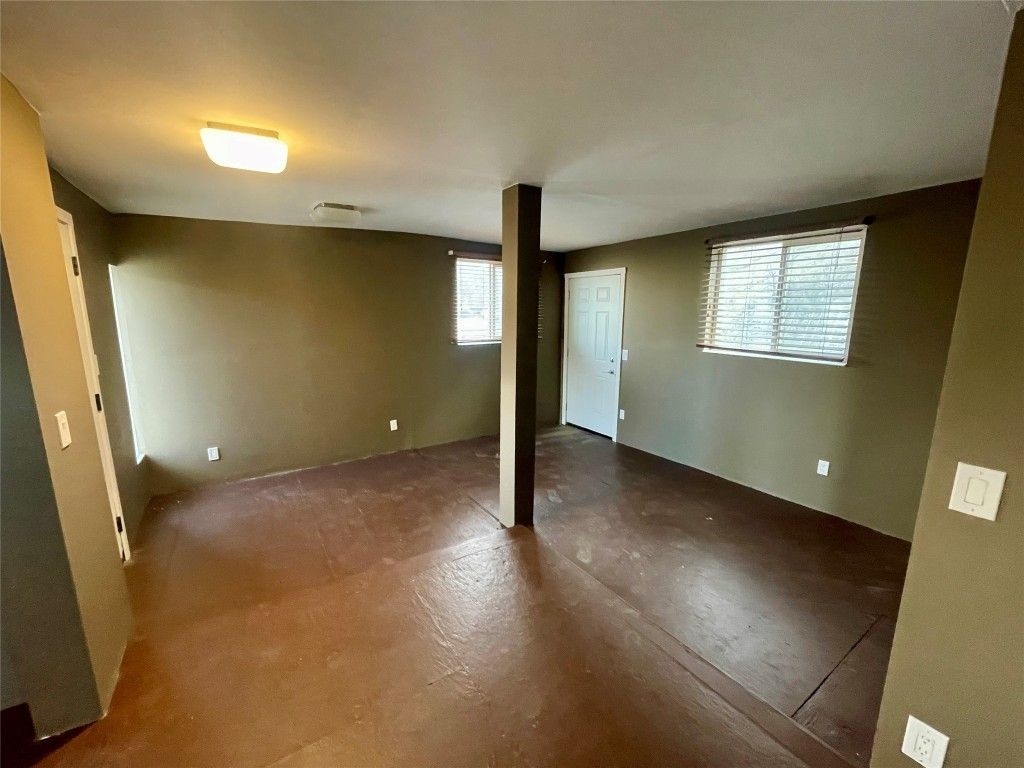 listing image 16510153149561439574