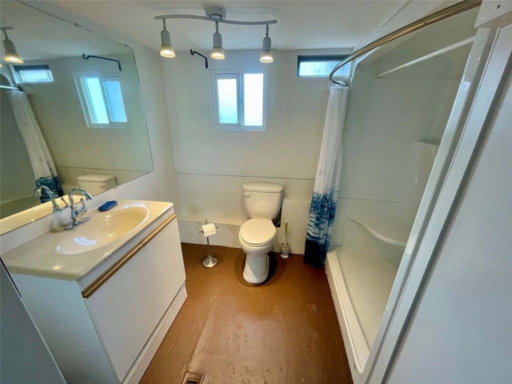 listing image 16515755874568378907