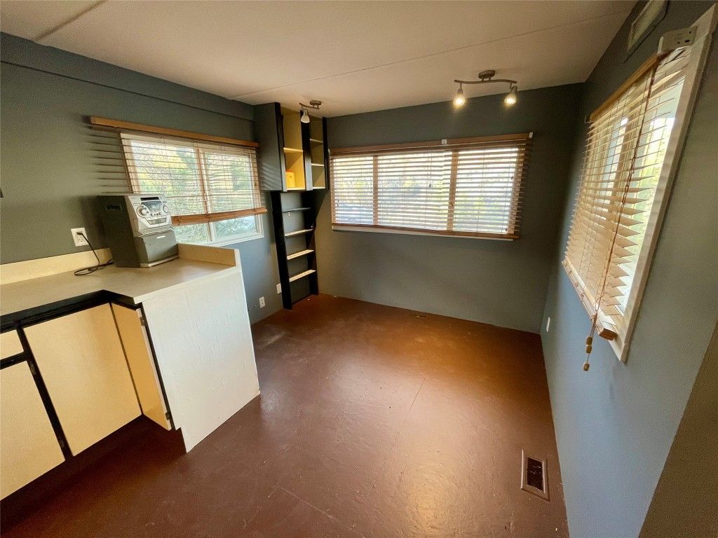 listing image 16517584002370128900