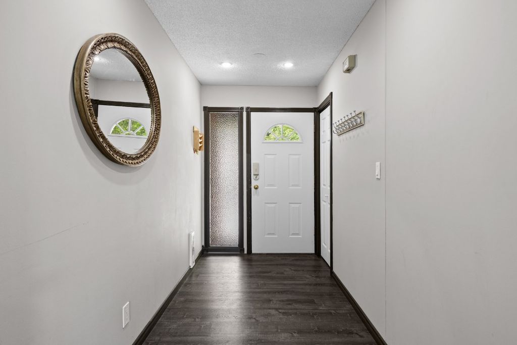 listing image 16516283599266602712