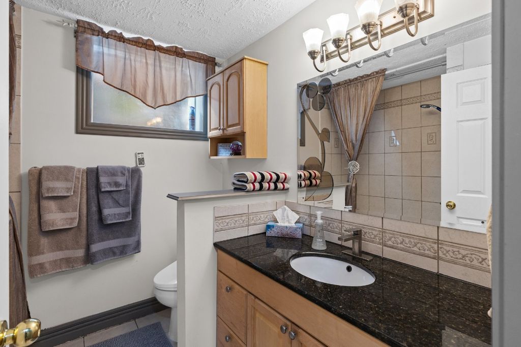 listing image 16515431295970006505