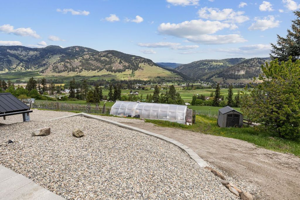 listing image 16516943784580930557