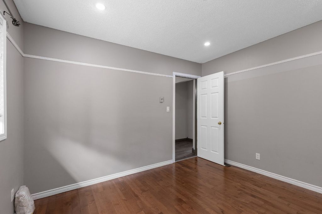 listing image 16518391064432129012