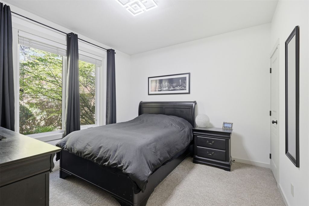 listing image 16518671252970923143
