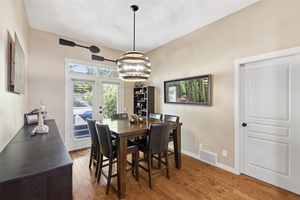 listing image 16514235656891332620