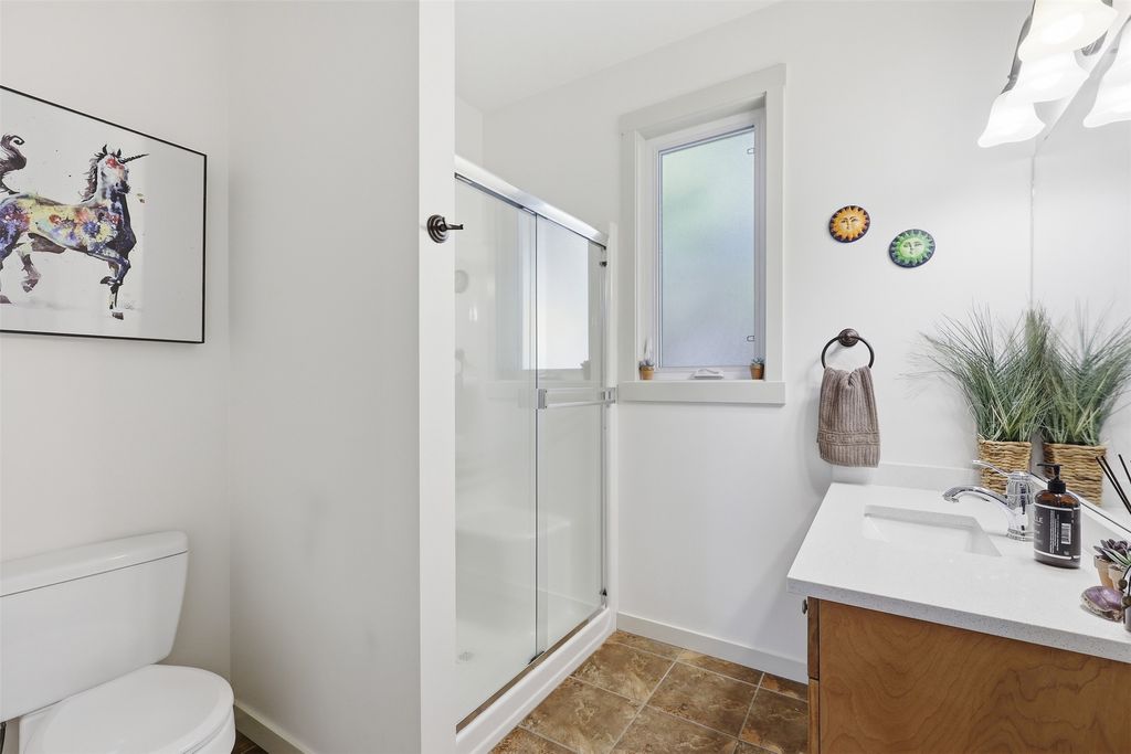 listing image 16518347151090550418