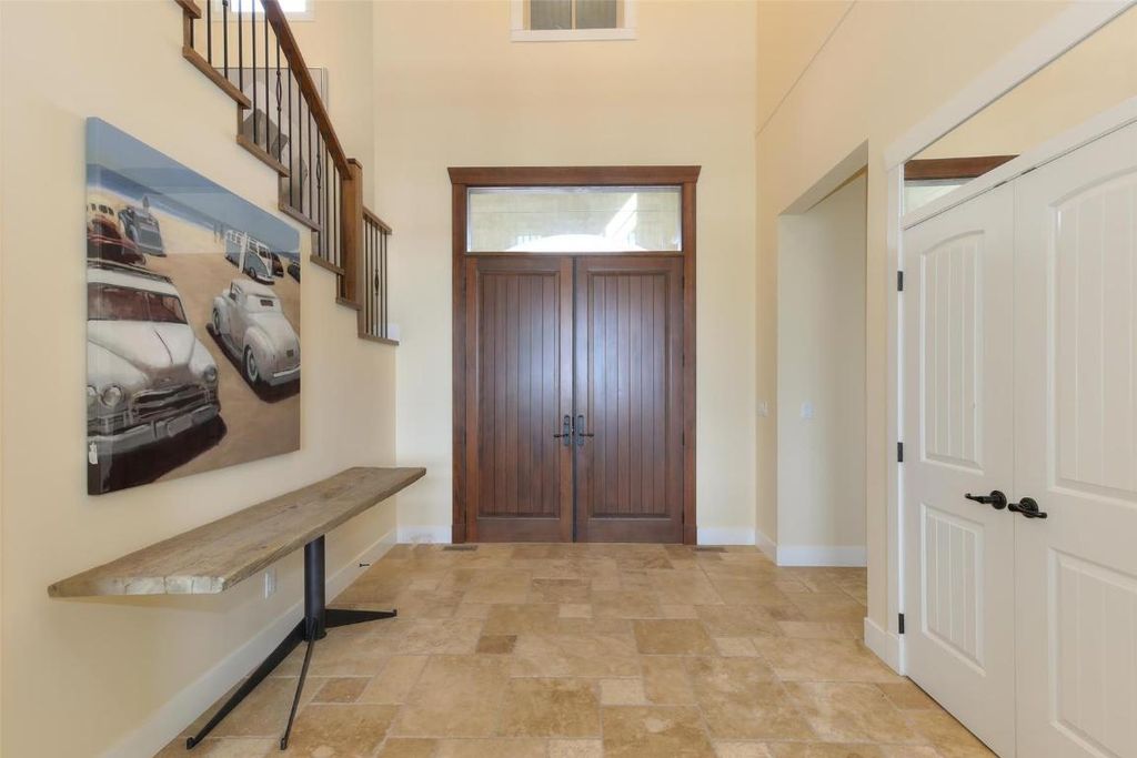 listing image 16510244160969379042