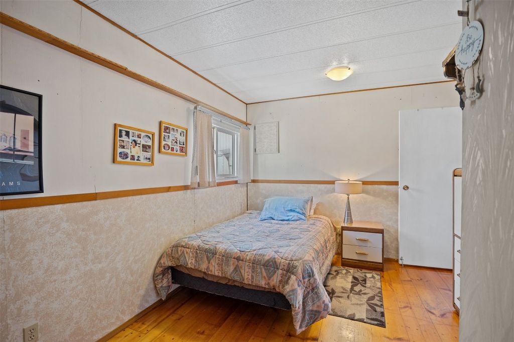 listing image 16518542533241633017
