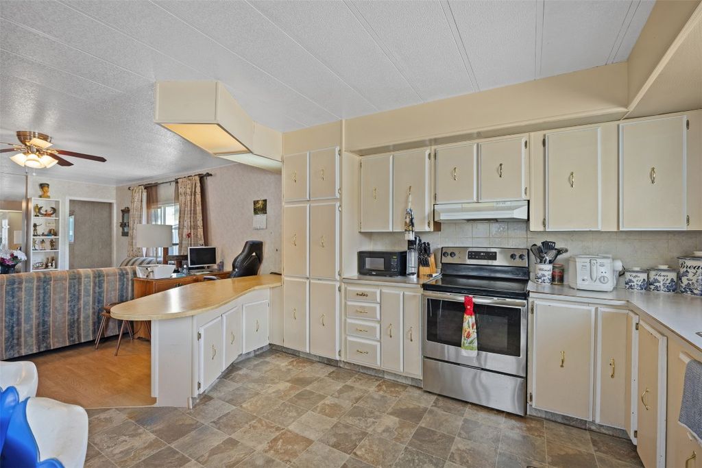 listing image 16514078572998499716