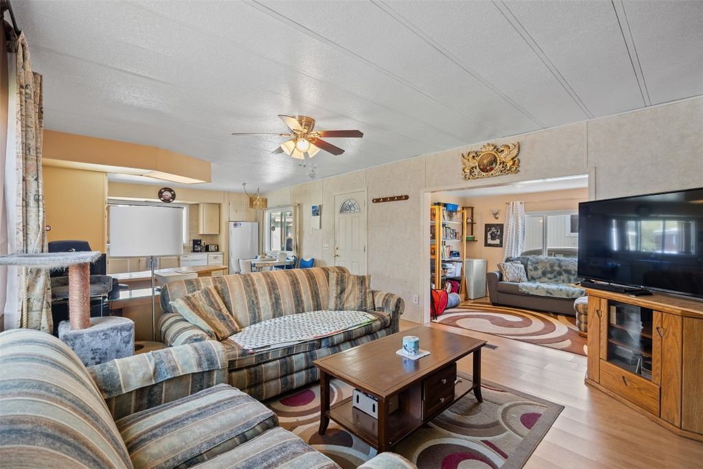 listing image 16511227043001018672