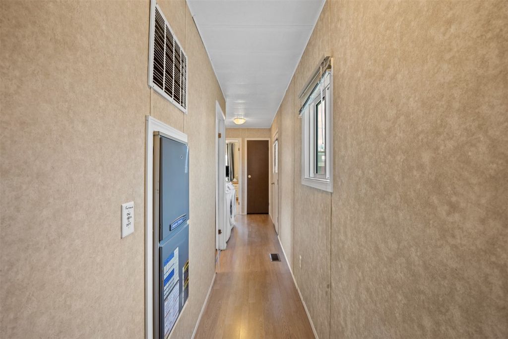 listing image 16517964353865210324