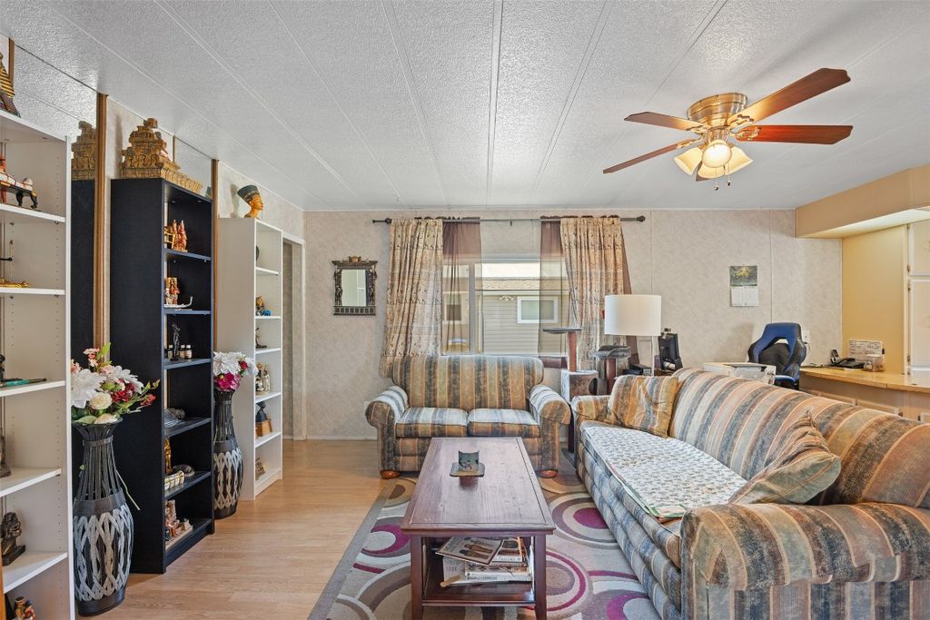 listing image 16513573129099712175