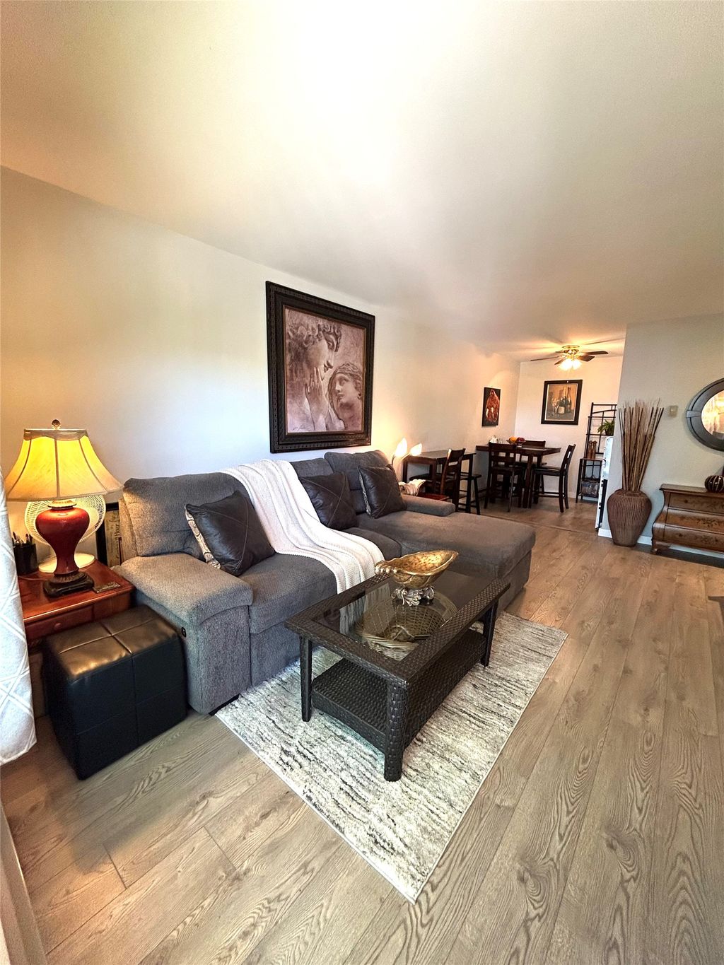 listing image 16514983718636368871