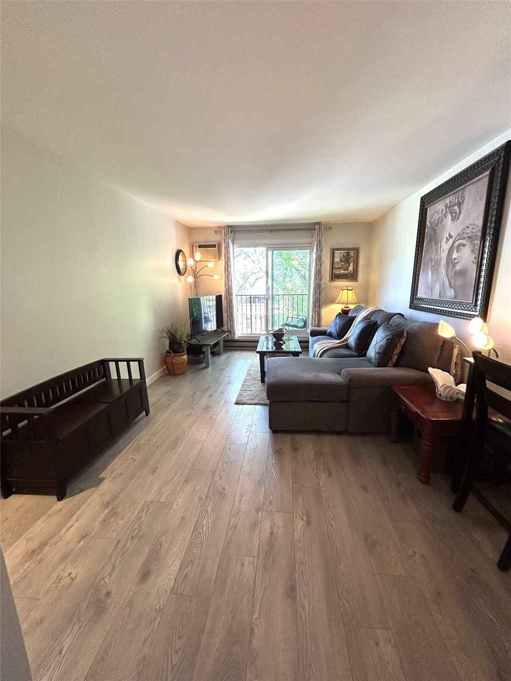 listing image 16519516103343872485