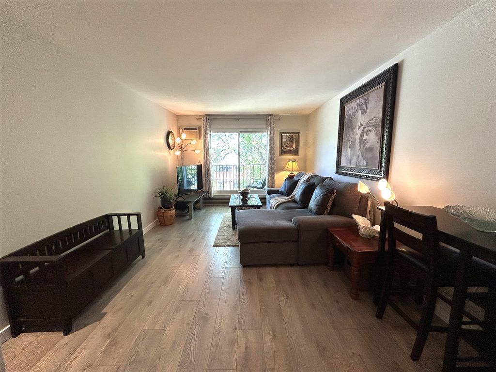 listing image 16518336335381353142