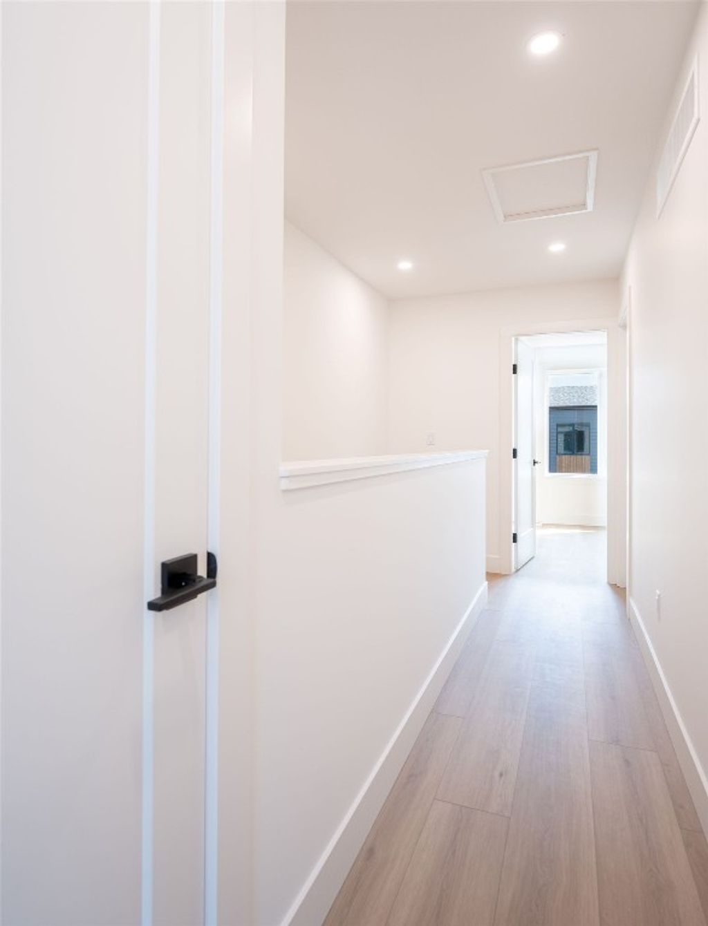 listing image 16516177299496110403