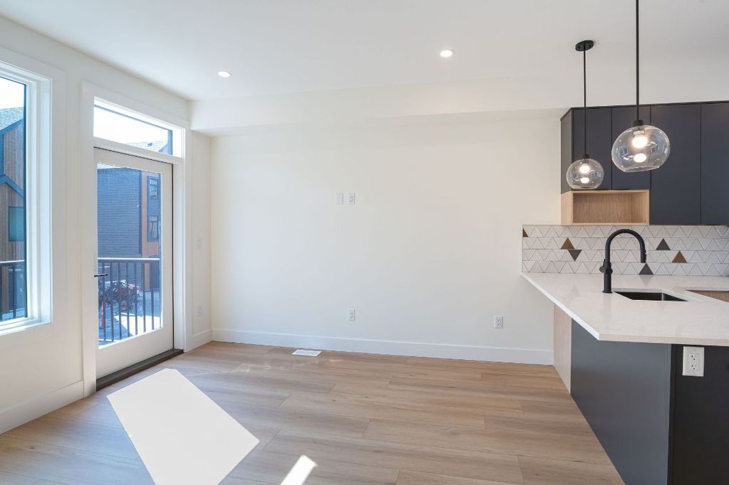 listing image 16514385346673411896